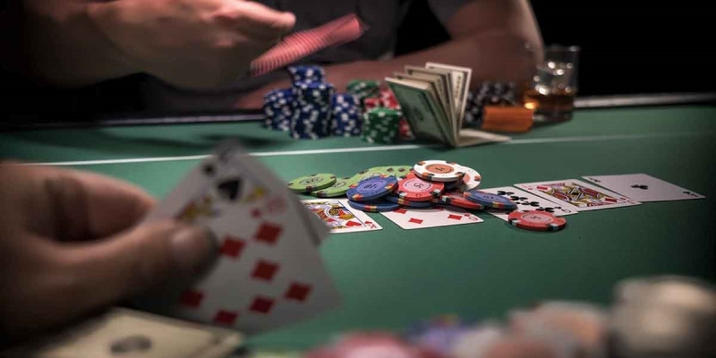 Cách tham gia cá cược Poker tại KUBET77